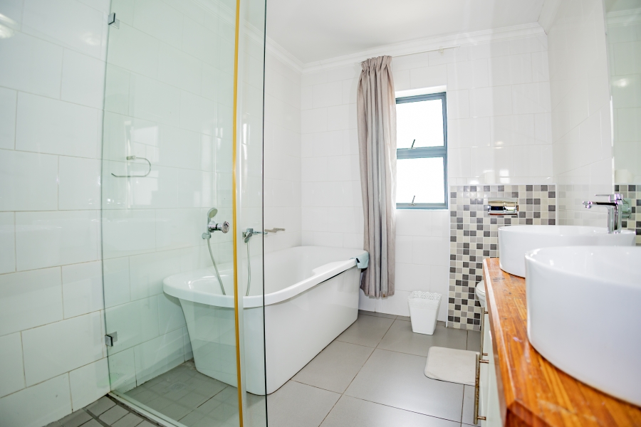 4 Bedroom Property for Sale in Zevenwacht Country Estate Western Cape